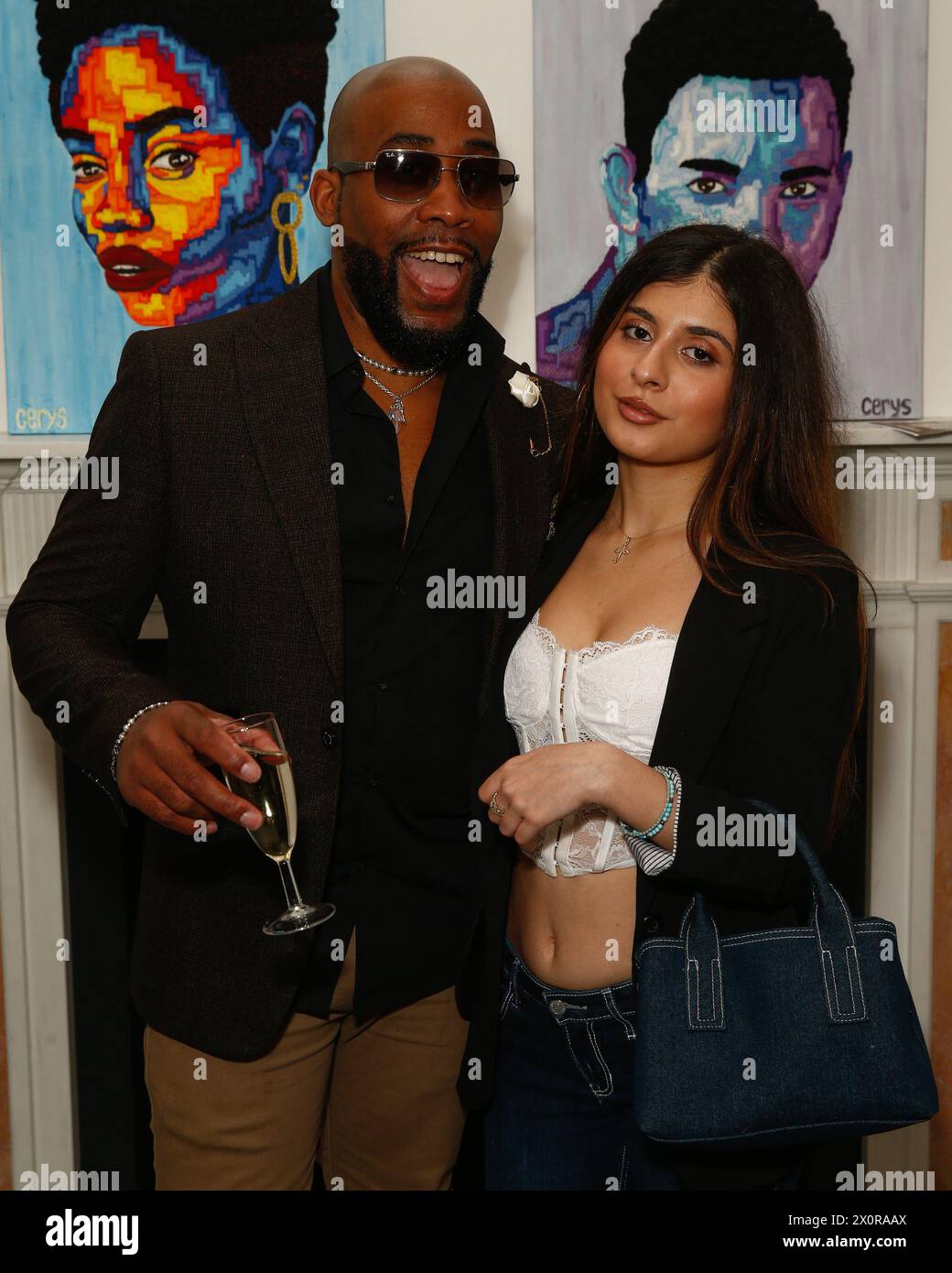 Kule T e Andria Christina partecipano al ricevimento con drink di apertura della JCA Gallery al JCA Mayfair. Foto Stock