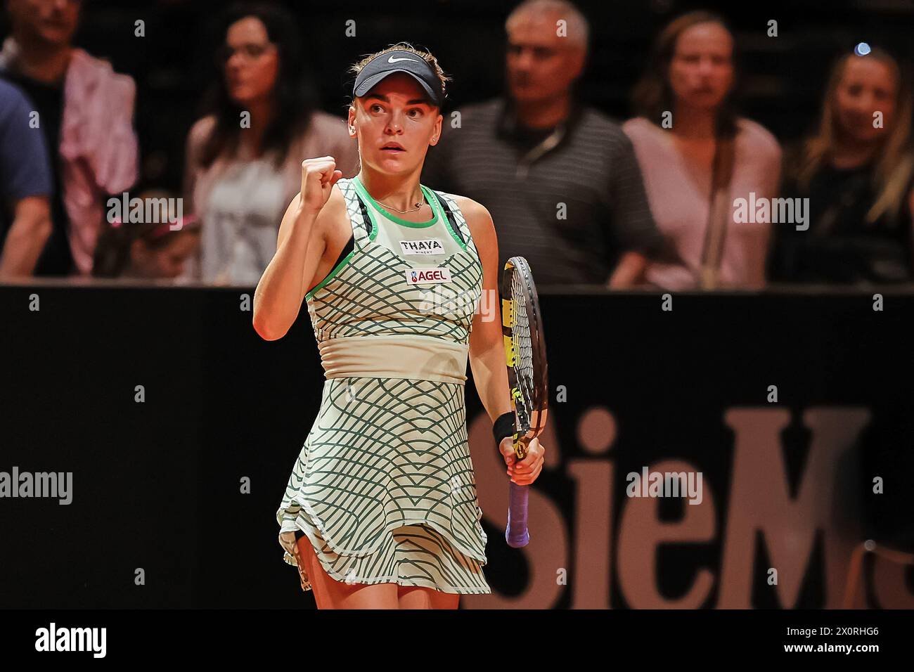 13 aprile 2024, Stoccarda, Baden-WÃ¼Rttemberg, Germania: Sara Bejlek (CZE) durante il 47. Porsche Tennis Grand Prix Stuttgart - WTA500 (immagine di credito: © Mathias Schulz/ZUMA Press Wire) SOLO PER USO EDITORIALE! Non per USO commerciale! Foto Stock