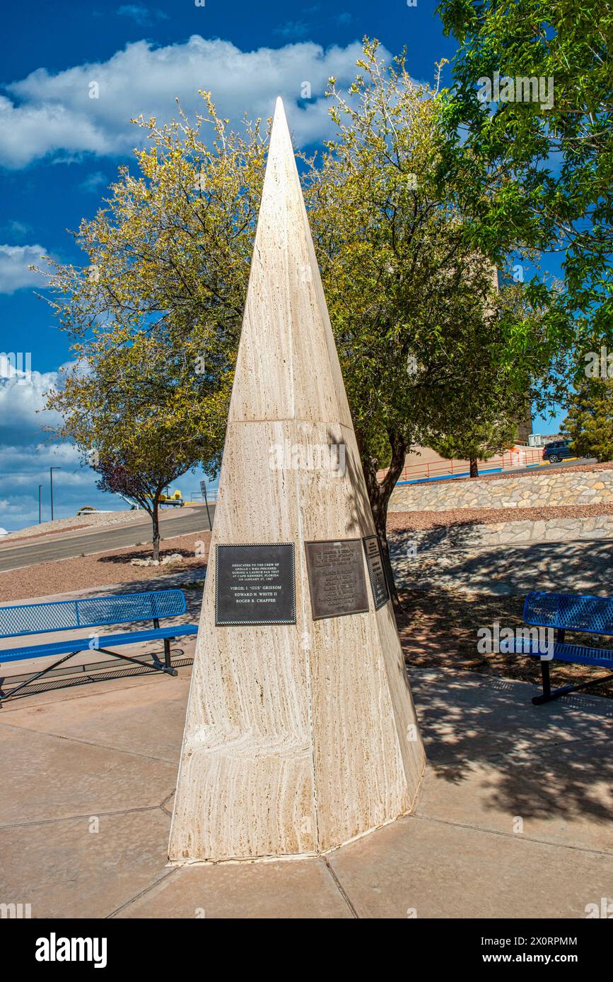 Monumento dedicato a quegli uomini e donne coraggiosi che hanno perso la vita nella corsa nello spazio al Museo di storia dello spazio di Alamogordo, NEW MEXICO Foto Stock