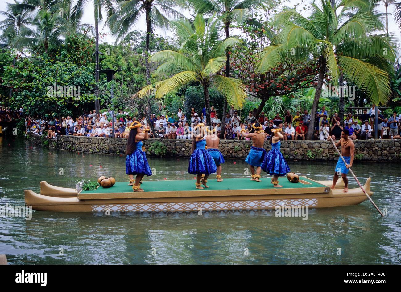 Oahu, Hawaii, USA - scena del Centro culturale Polinesiano. Foto Stock