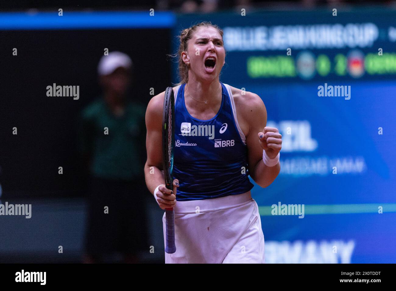 San Paolo, Brasile. 13 aprile 2024. SP - SAO PAULO - 04/13/2024 - SAO PAULO, BILLIE JEAN KING CUP 2024 - Beatriz Haddad Maia giocatore brasiliano celebra il set contro Anna-Lena Friedsam giocatore tedesco nella seconda giornata della Billie Jean King Cup 2024, disputata al Gymnasium di Ibirapuera, questo sabato (13). Foto: Ettore Chiereguini/AGIF (foto di Ettore Chiereguini/AGIF/Sipa USA) credito: SIPA USA/Alamy Live News Foto Stock