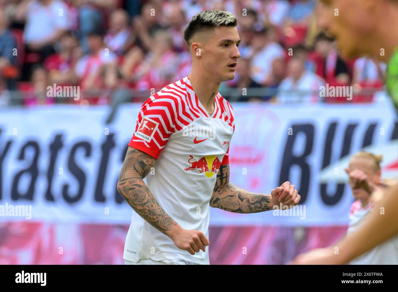 Benjamin Sesko (RasenBallsport Leipzig, #30), RB Leipzig vs VfL Wolfsburg, 1. Bundesliga, calcio, DFB, Bundesliga, 29, Spielzeit 2023/2024, RB Arena, credito: HMB Media/Uwe Koch/Alamy Live News LE NORMATIVE DFB/DFL VIETANO QUALSIASI USO DI FOTOGRAFIE COME SEQUENZE DI IMMAGINI E/O QUASI-VIDEO, 13.04. 2024, Foto Stock