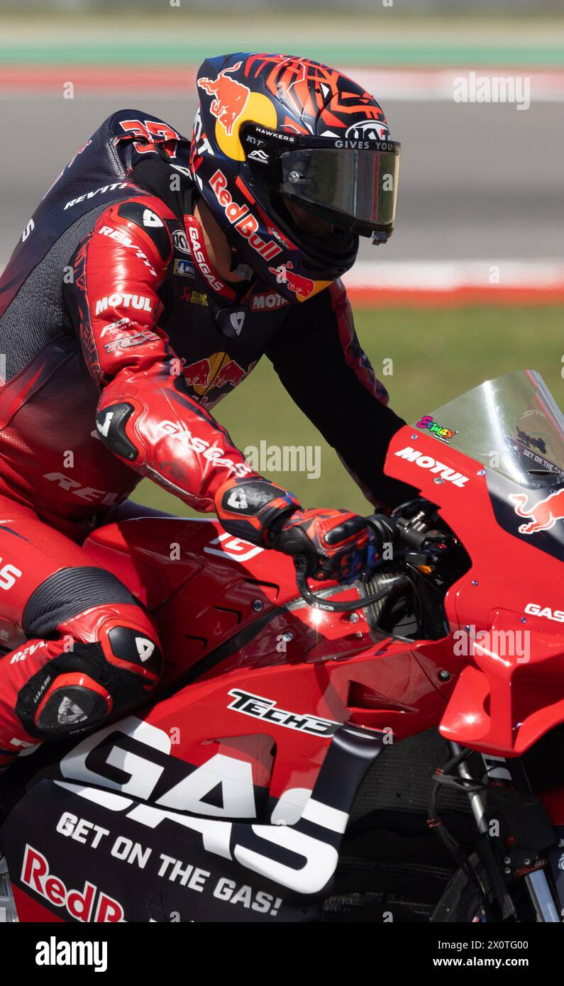 Austin, Stati Uniti. 13 aprile 2024. Augusto Fernandez, pilota di Redbull Gasgas Tech3 (37), scende alla curva 14 durante la Tissot Sprint sul Circuit of the Americas, davanti al Red Bull Grand Prix of the Americas ad Austin, Texas, il 13 aprile 2024. (Foto di Stephanie Tacy/SIPA USA) credito: SIPA USA/Alamy Live News Foto Stock