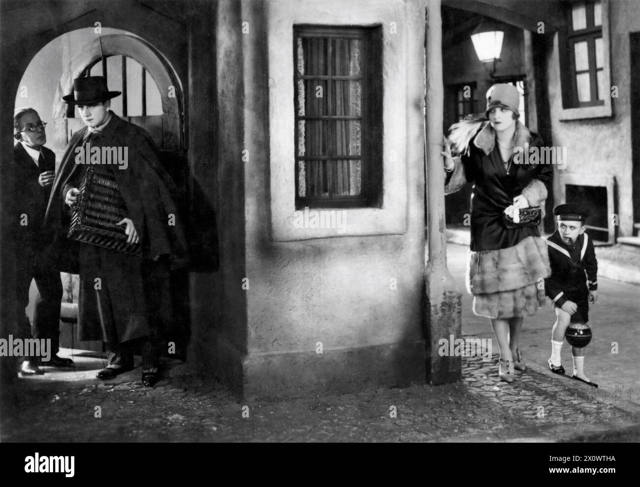 HARRY PIEL MARLENE DIETRICH e PAUL WALKER in SEIN GROSSTER BLUFF / THE BIG BLUFF 1927 registi HENDRICK GALEEN e HARRY PIEL scrittore Hendrick Galeen Nero-Film AG Foto Stock