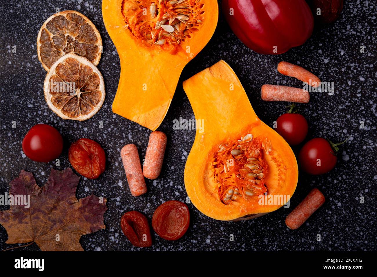 Assortimento di zucca nutriente - prodotti alimentari crudi. Foto Stock