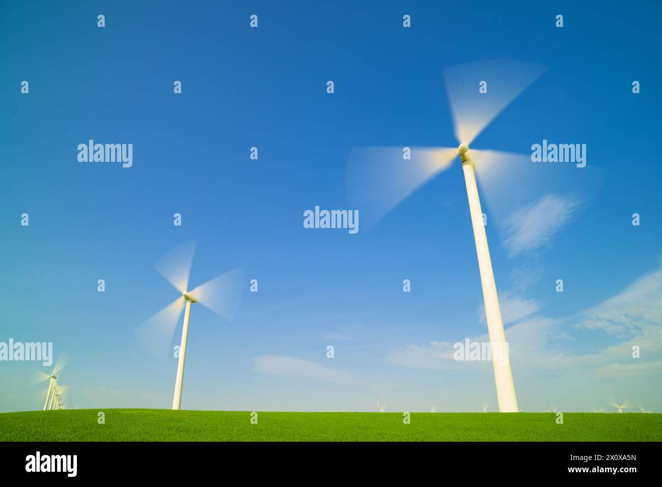 Generatori di turbine eoliche per la produzione di energia elettrica rinnovabile Foto Stock
