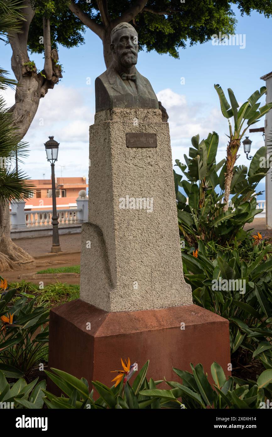 Icod de los Vinos, Spagna - 08.12.2023: Busto di Francisco G. Fajardo Hernandez Bermejo a Icod de los Vinos, Tenerife Foto Stock