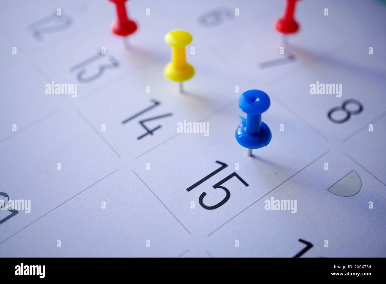 Disegnare il perno sul calendario, giorni del mese Foto Stock
