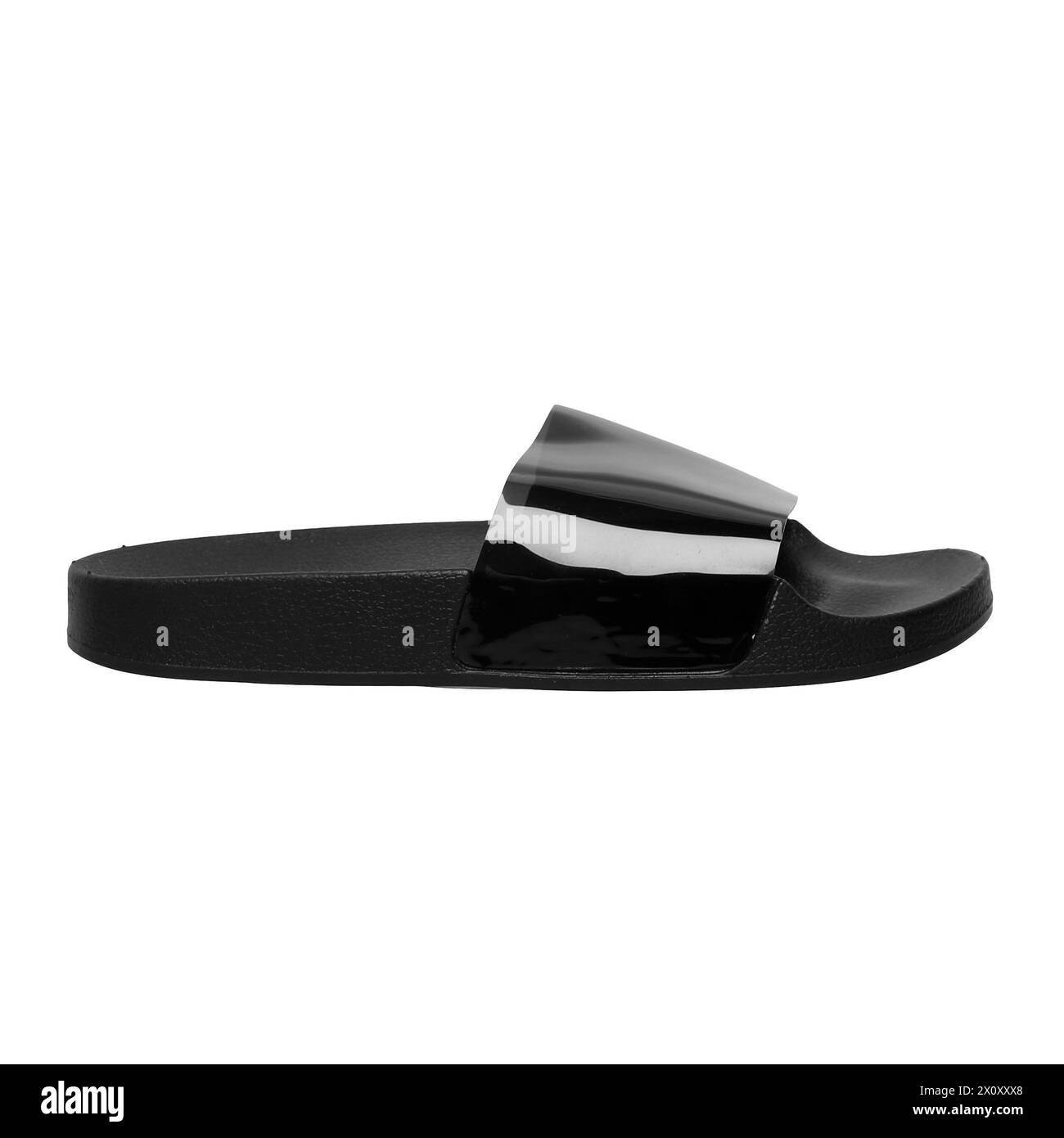 vetrino nero in pantofola con posa piatta isolato su sfondo bianco Foto Stock