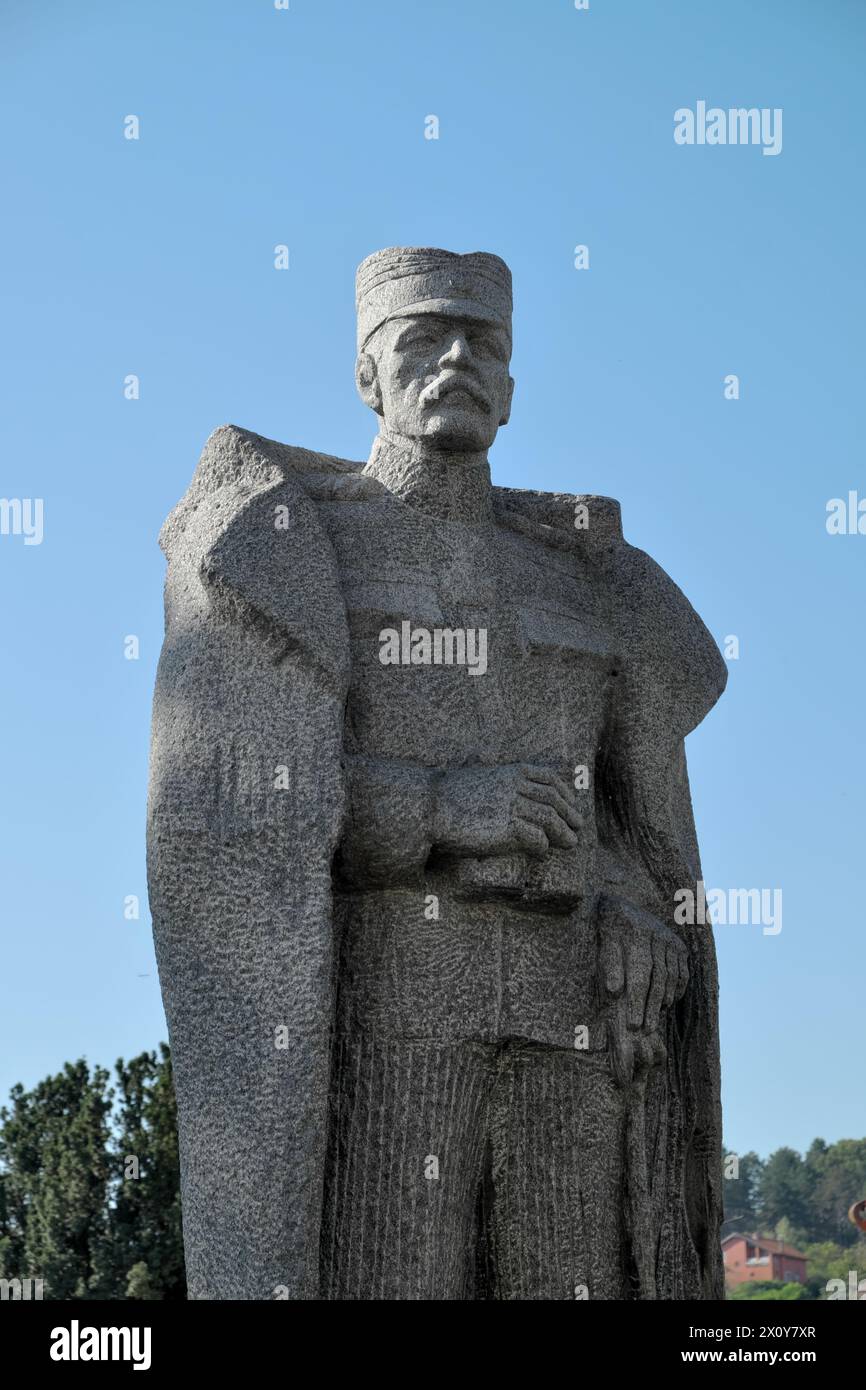 Statua del duca serbo Zivojin Misic, leader militare di spicco nella prima guerra mondiale nella città di Valjevo, in Serbia Foto Stock