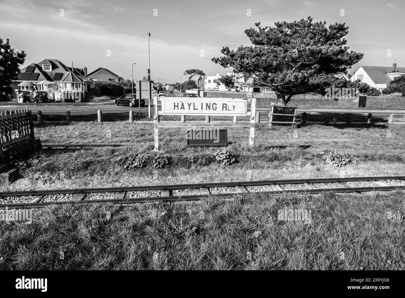 Cartello della Hayling Railway sulla linea ferroviaria storica sull'isola di Hayling in Inghilterra Foto Stock