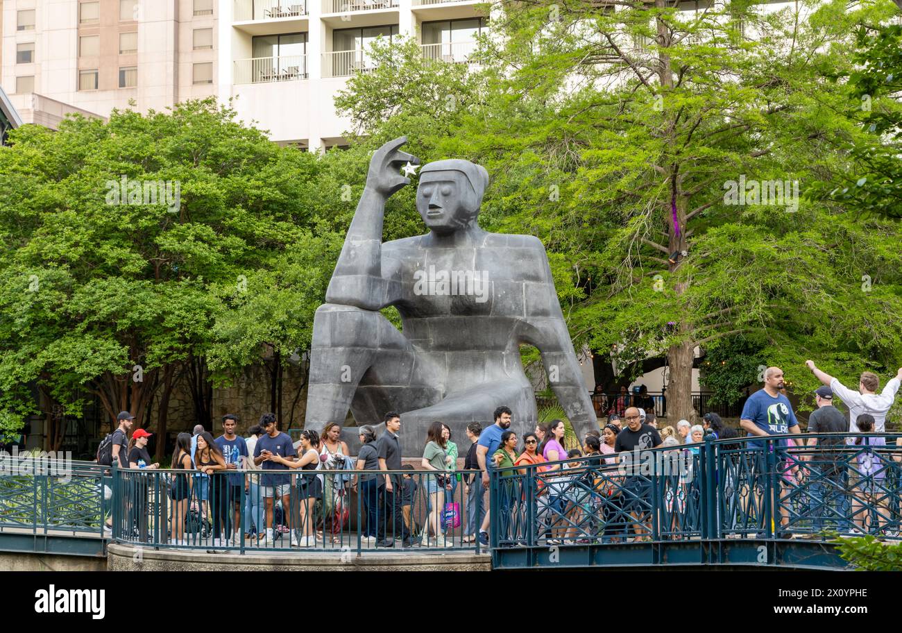 San Antonio, Texas - 6 aprile 2024: Lo storico lungofiume di San Antonio, Texas Foto Stock