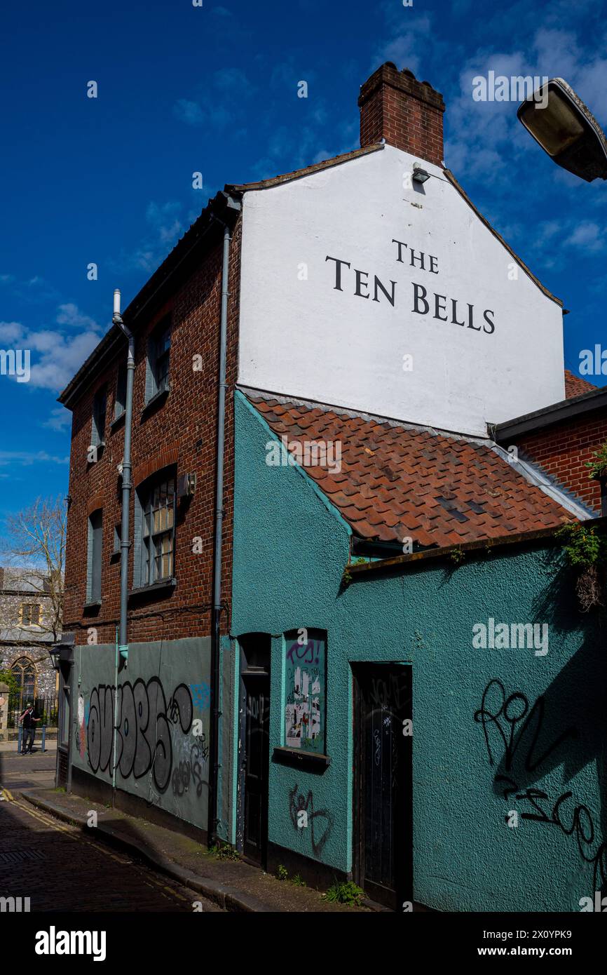 The Ten Bells Pub Norwich Norfolk Regno Unito. La Ten Bells Public House su St Benedict St a Norwich. Il pub risale agli anni '1740 Foto Stock