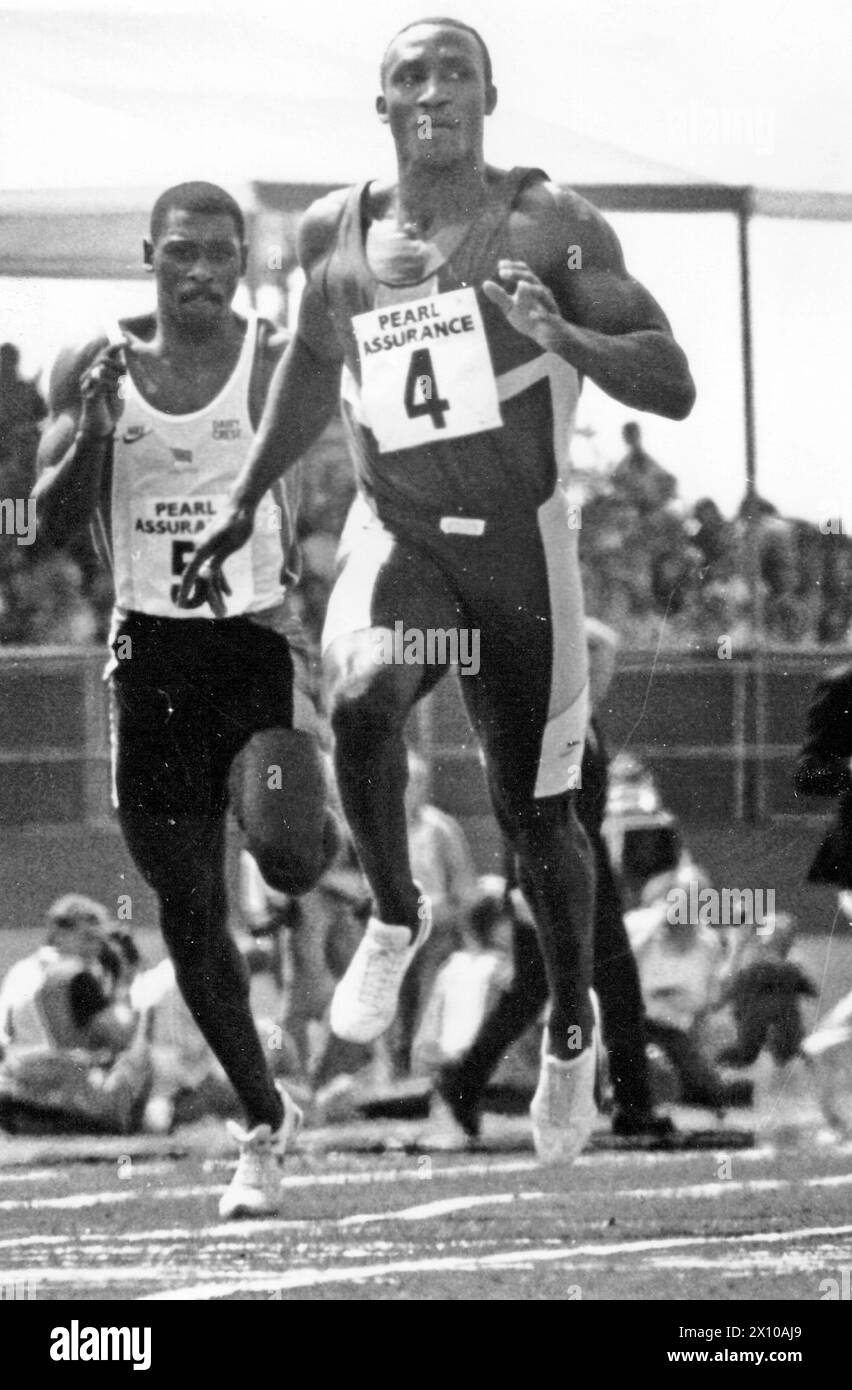 LYNFORD CHRISTIE VINCE I 100 METRI AL PEARL ASSURANCE ATHLETICS MEETING ALL'ALEXANDRA PARK, PORTSMOUTH LUGLIO 1989 PIC MIKE WALKER 1989 Foto Stock