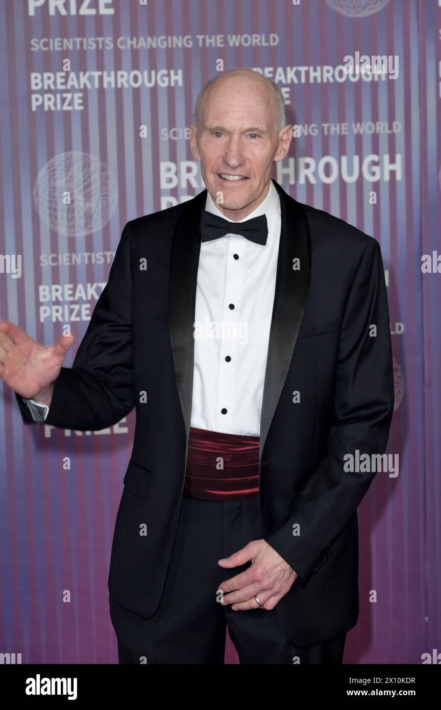 Los Angeles, Stati Uniti. 13 aprile 2024. LOS ANGELES, STATI UNITI. 13 aprile 2024: Dr. Carl June ai premi Breakthrough 2024 all'Academy Museum. Crediti fotografici: Paul Smith/Alamy Live News Foto Stock