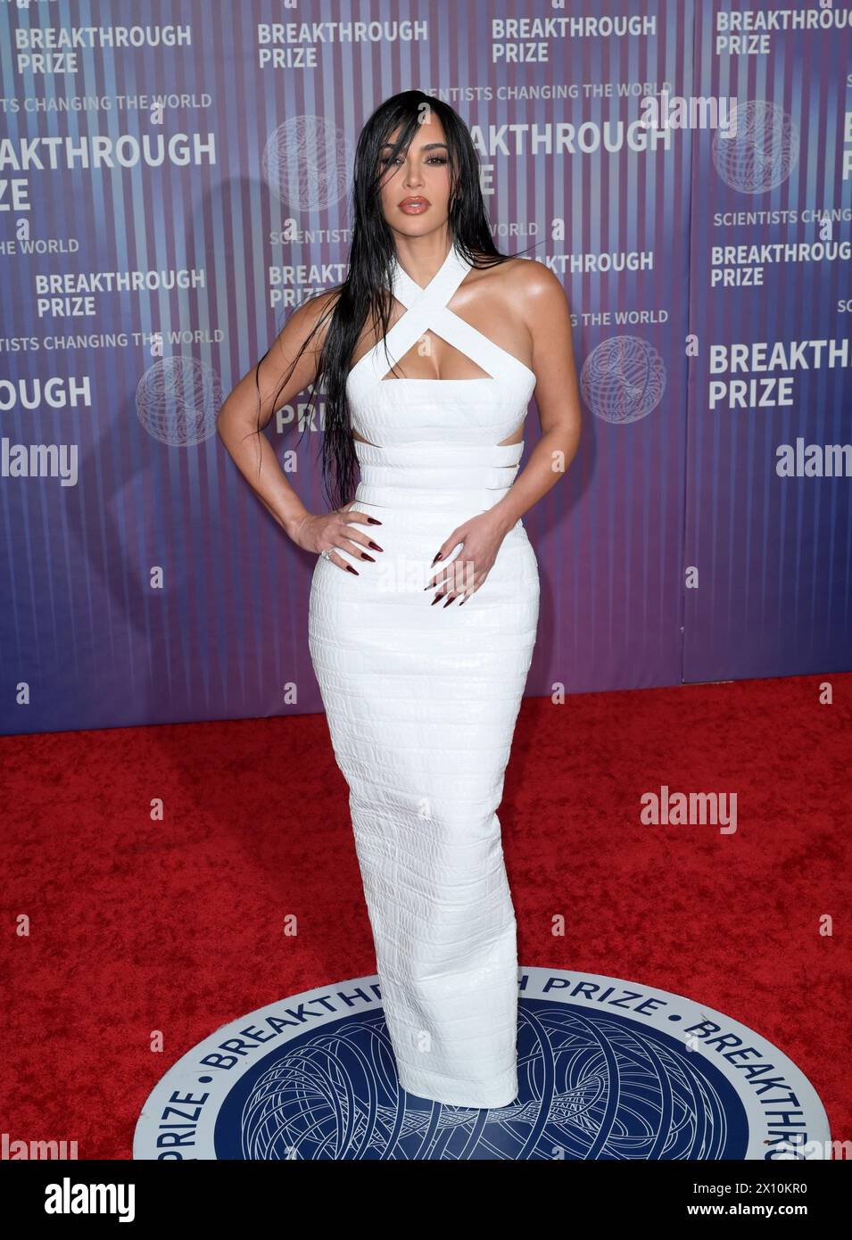 Los Angeles, Stati Uniti. 13 aprile 2024. LOS ANGELES, STATI UNITI. 13 aprile 2024: Kim Kardashian ai premi Breakthrough 2024 all'Academy Museum. Crediti fotografici: Paul Smith/Alamy Live News Foto Stock