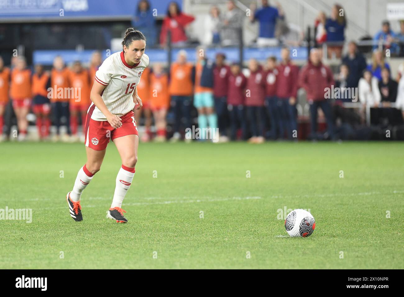 Columbus, Ohio, Stati Uniti. 9 aprile 2024. L'attaccante canadese Evelyne Veins (15) ha preso un colpo durante i calci di rigore durante la partita finale della SHeBelieves Cup tra Stati Uniti e Canada a Columbus, Ohio, USA. Crediti: Brent Clark/Alamy Live News Foto Stock