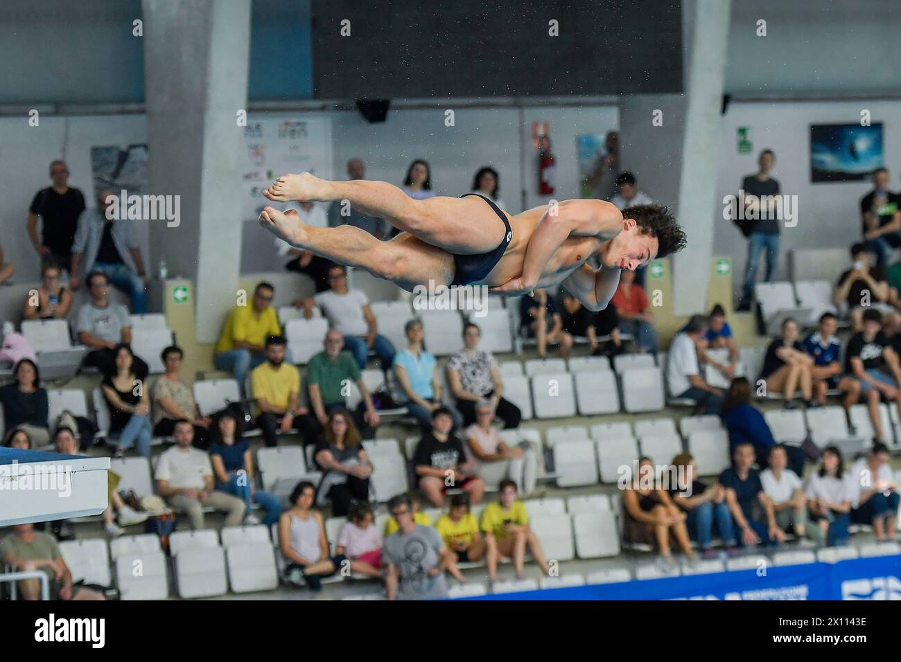 Torino, Italia, Italia. 13 aprile 2024. Italia, Torino 13/14 aprile 2024.piscina Monumentale Torino.UnipolSai Open Campionati Italiani di immersione indoor.Santoro Matteo MR. Sport F.lli Marconi gareggia nella 3m Springboard diving maschile (Credit Image: © Tonello Abozzi/Pacific Press via ZUMA Press Wire) SOLO PER USO EDITORIALE! Non per USO commerciale! Foto Stock Torino, Italia, Italia. 13 aprile 2024. Italia, Torino 13/14 aprile 2024.piscina Monumentale Torino.UnipolSai Open Campionati Italiani di immersione indoor.Santoro Matteo MR. Sport F.lli Marconi gareggia nella 3m Springboard diving maschile (Credit Image: © Tonello Abozzi/Pacific Press via ZUMA Press Wire) SOLO PER USO EDITORIALE! Non per USO commerciale! Foto Stock