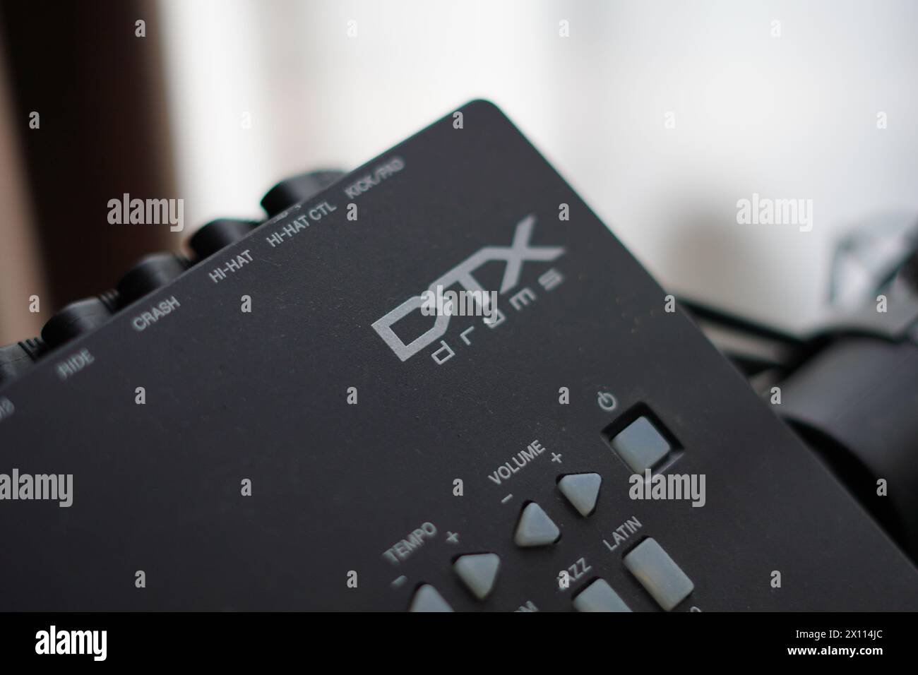 Logo dtx Yamaha serie drum sul modulo tamburo con sfondo sfocato Foto Stock