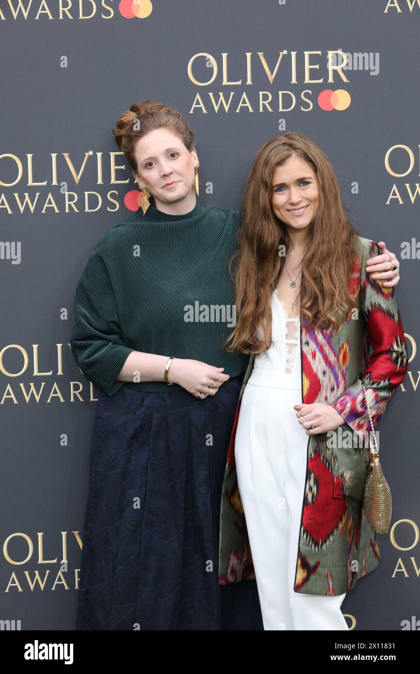 Hannah Hauer-King e Isley Lynn partecipano agli Olivier Awards 2024 con Mastercard alla Royal Albert Hall di Londra. Foto Stock