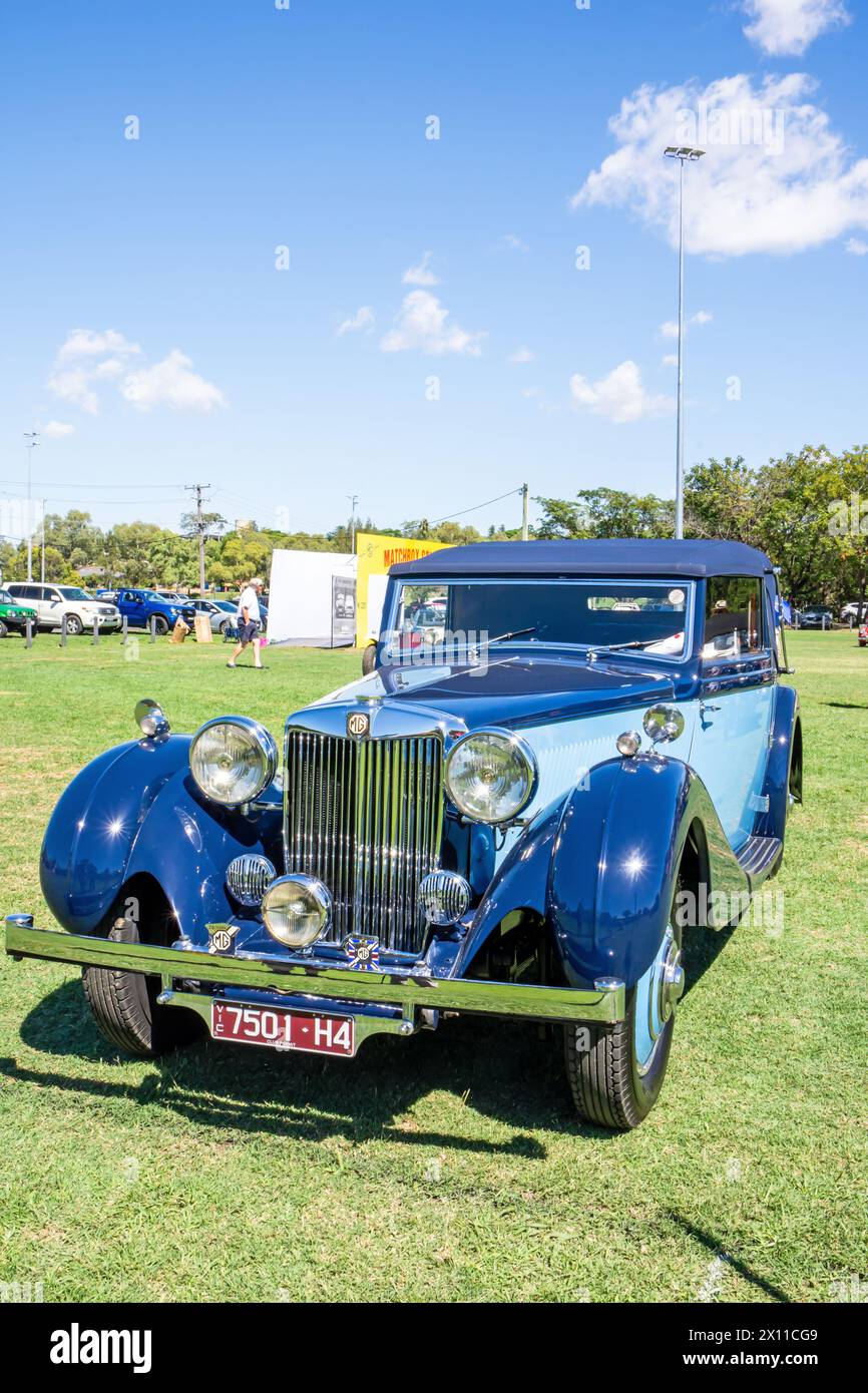 Vista frontale cabriolet MG di lusso a quattro posti alla fine degli anni '1930 esposta al MG Centenary National Meeting a Tamworth, Australia, il 30 marzo 2024. Foto Stock