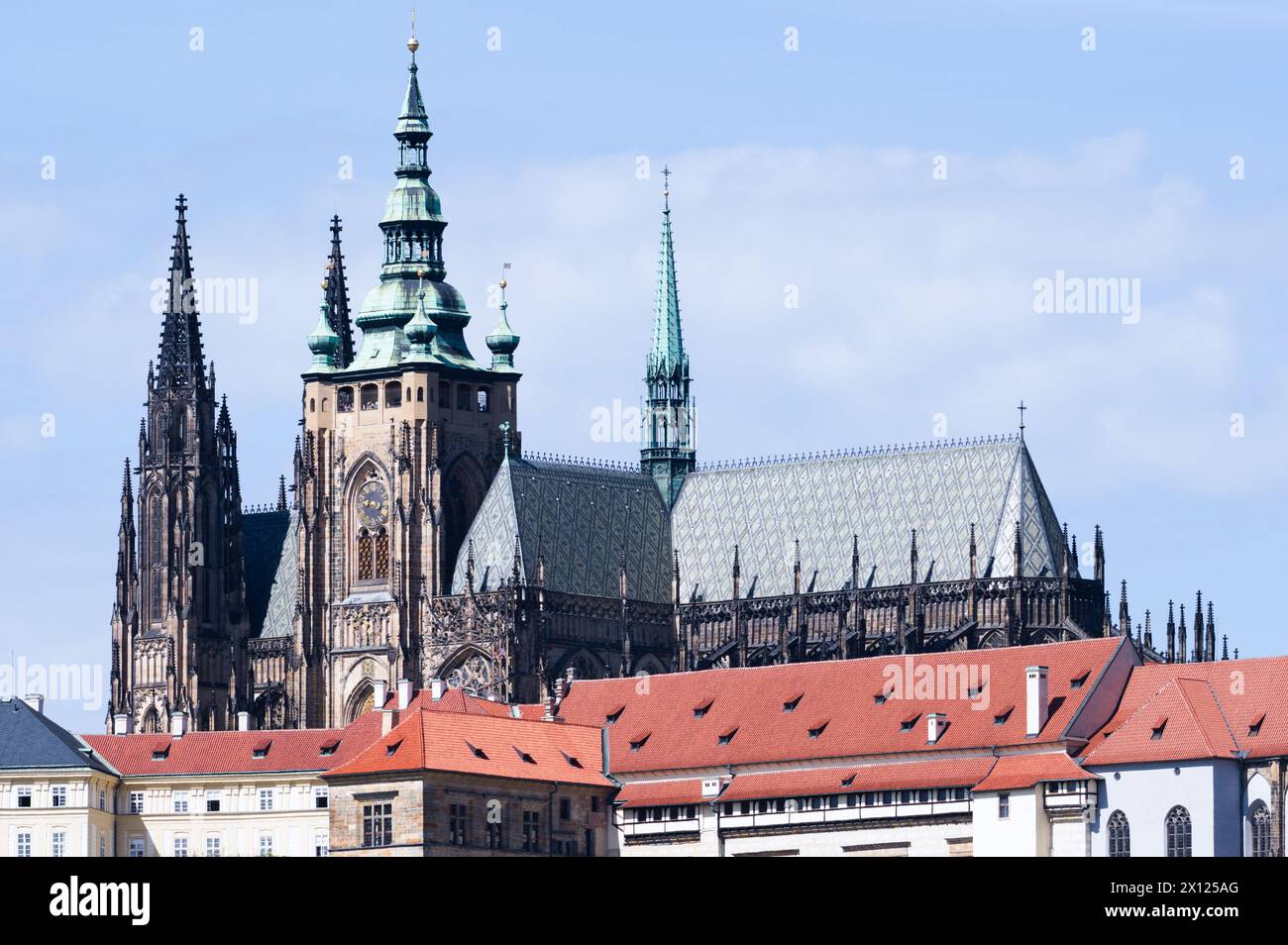 Castello di Praga - punto di riferimento della capitale della repubblica Ceca. Sede principale del presidente ceco. Centro storico di Praga. Foto Stock