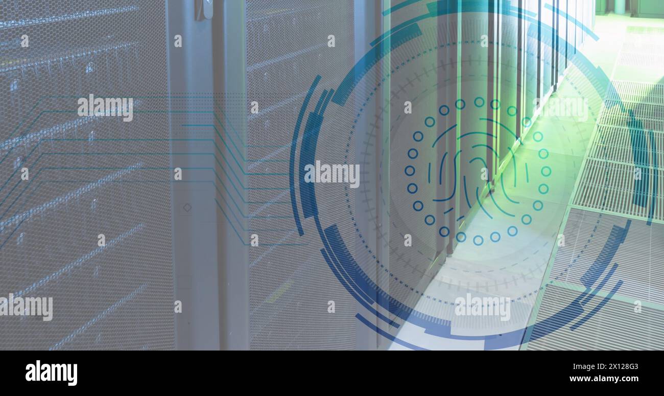 Immagine dell'impronta digitale nei cerchi di caricamento sui rack dei server dati nella sala server Foto Stock