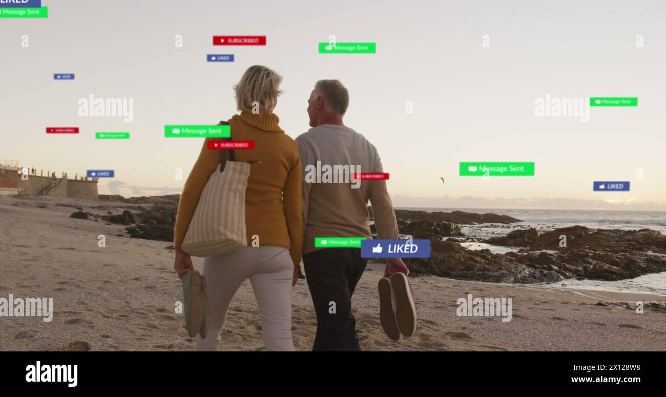 Immagine del testo dei social media e delle icone sulla coppia caucasica sulla spiaggia Foto Stock