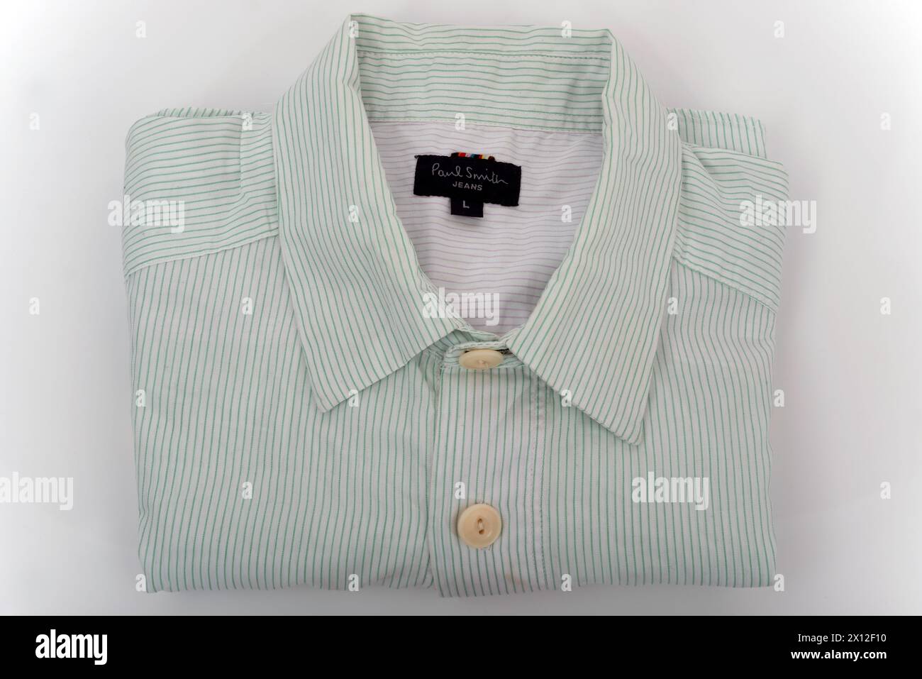 Ha usato la camicia da uomo Paul Smith Foto Stock