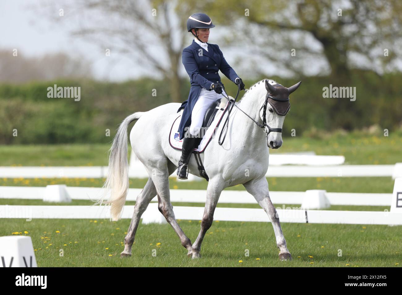 Burnham Market, Regno Unito. 13 aprile 2024. Zara Tindall partecipa oggi ai Barefoot Retreats Burnham Market International Horse Trials, cavalcando i classici Euro Star nella disciplina dressage della tre giorni di Norfolk. Crediti: Paul Marriott/Alamy Live News Foto Stock