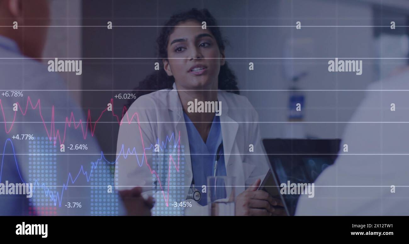 Immagine di più grafici con numeri variabili su diversi medici che discutono dei referti dei pazienti Foto Stock