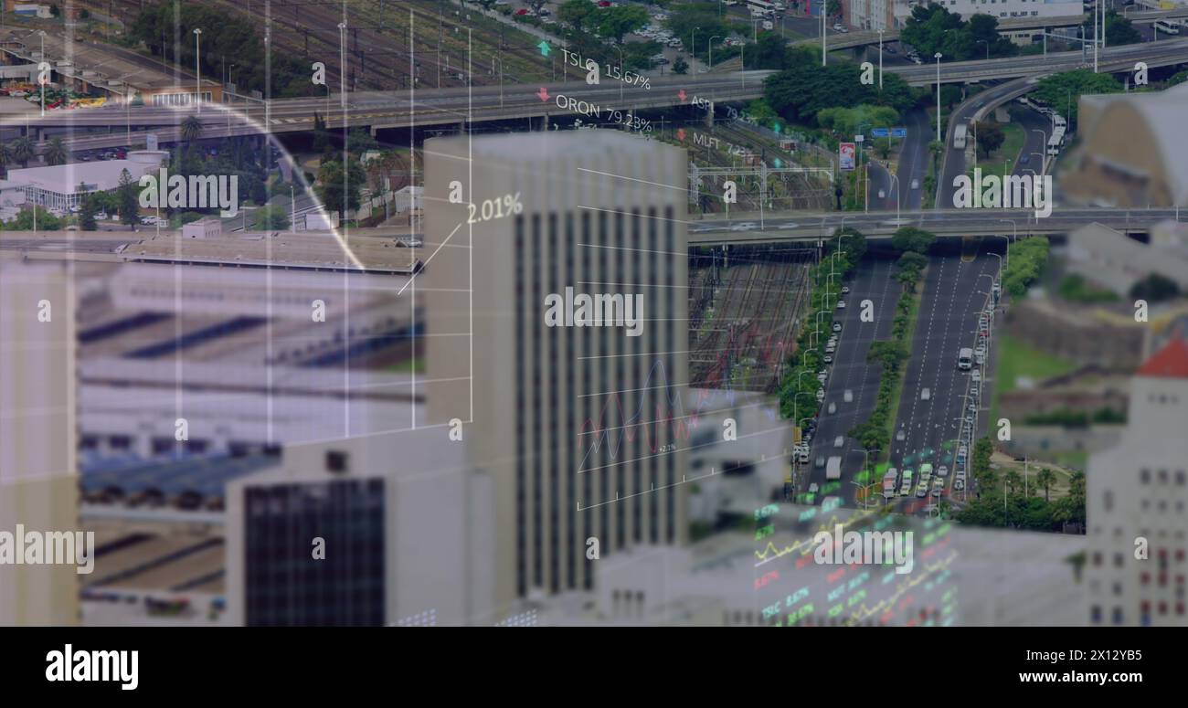 Immagine dell'elaborazione dei dati finanziari su un paesaggio urbano Foto Stock