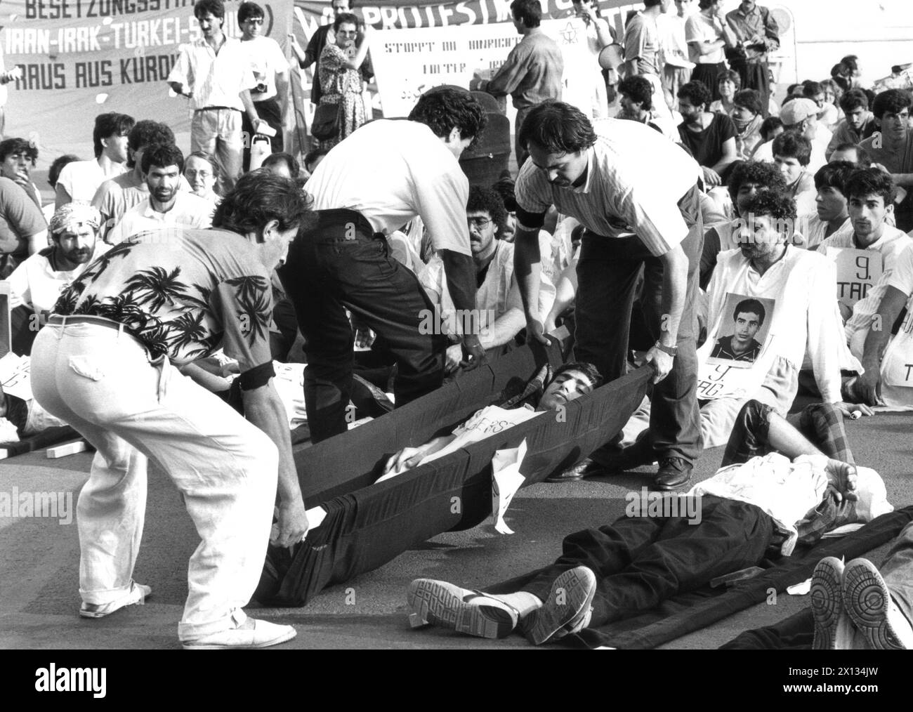 Vienna il 16 agosto 1989: Protesta di 44 turchi Kuridsh che stanno facendo uno sciopero della fame da 9 giorni. - 19890816 PD0005 - Rechteinfo: Diritti gestiti (RM) Foto Stock