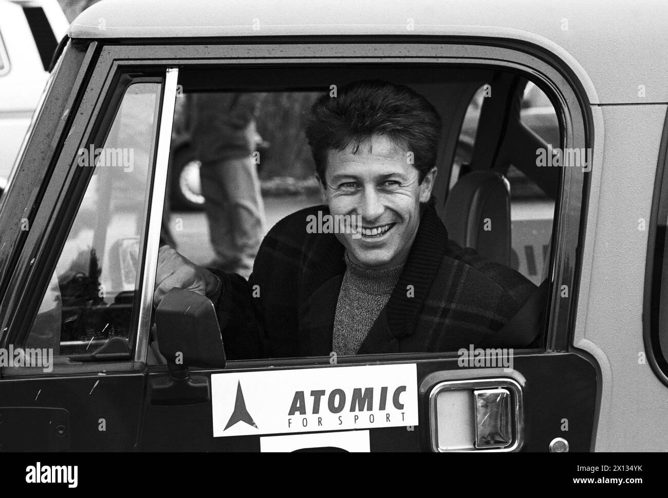 Hagenbrunn il 9 novembre 1989: L'azienda sciistica austriaca "Atomic" ha presentato le sue "stelle dello sci" per la prossima stagione in una gara 4WD. Nella foto: Hans Enn. - 19891109 PD0018 - Rechteinfo: Diritti gestiti (RM) Foto Stock