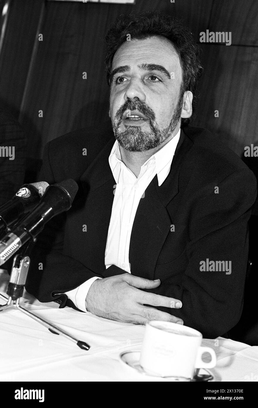 Johannes Voggenhuber del Partito Verde austriaco in una conferenza stampa tenutasi a Vienna l'8 ottobre 1990. - 19901008 PD0009 - Rechteinfo: Diritti gestiti (RM) Foto Stock