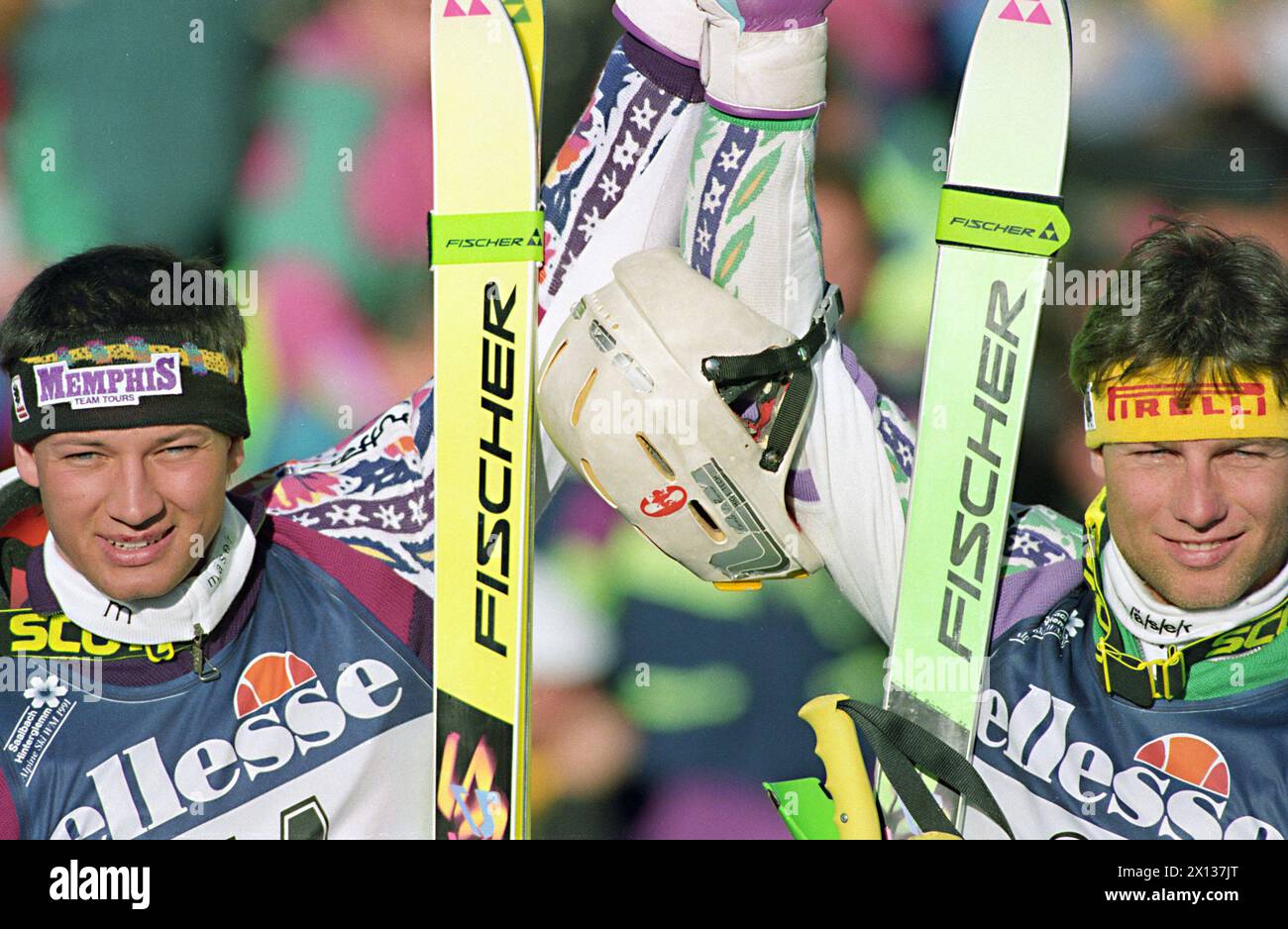 Concorso combinato maschile ai Campionati del mondo di Sci Alpino Saalbach-Hinterglemm dal 22 gennaio al 3 febbraio 1991. Nella foto: Stephan Eberharter (Austria, L) vince l'oro e Guenther Mader (R) dell'Austria vince il bronzo. - 19910130 PD0001 - Rechteinfo: Diritti gestiti (RM) Foto Stock