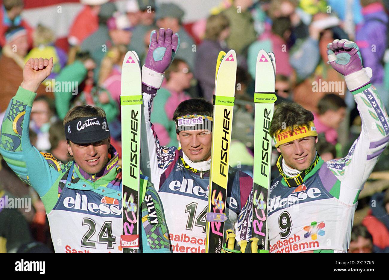 Concorso combinato maschile ai Campionati del mondo di Sci Alpino Saalbach-Hinterglemm dal 22 gennaio al 3 febbraio 1991. Nella foto: Stephan Eberharter (Austria, C) vince l'oro il 30 gennaio 1991. L'italiano Christian Ghedina (L) vince l'argento e l'austriaco Guenther Mader vince il bronzo. - 19910130 PD0002 - Rechteinfo: Diritti gestiti (RM) Foto Stock