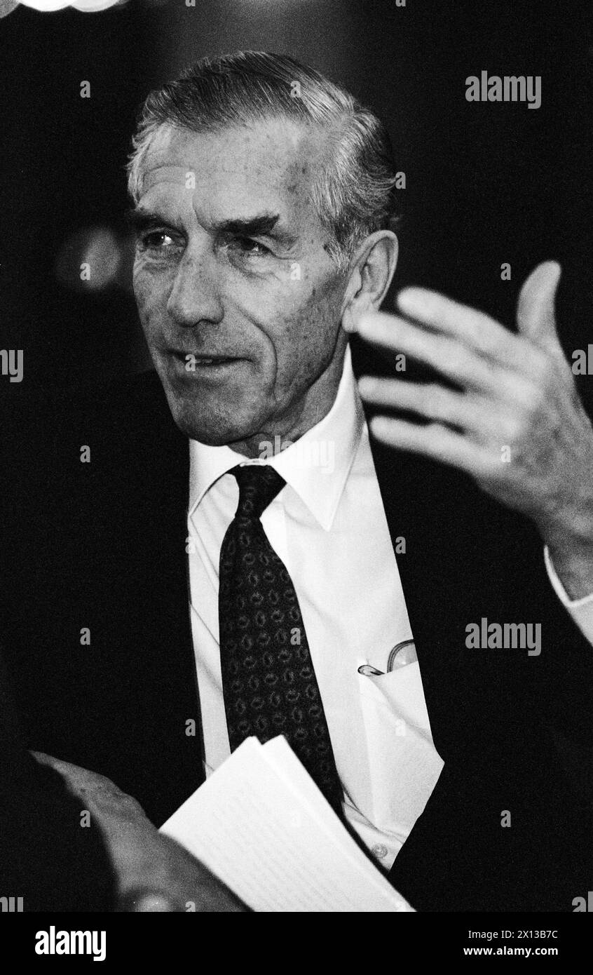Lo psicoterapeuta Paul Watzlawick il 18 ottobre 1993, quando gli è stato assegnato il Donauland Award per il miglior libro spezializzato. - 19931018 PD0011 - Rechteinfo: Diritti gestiti (RM) Foto Stock