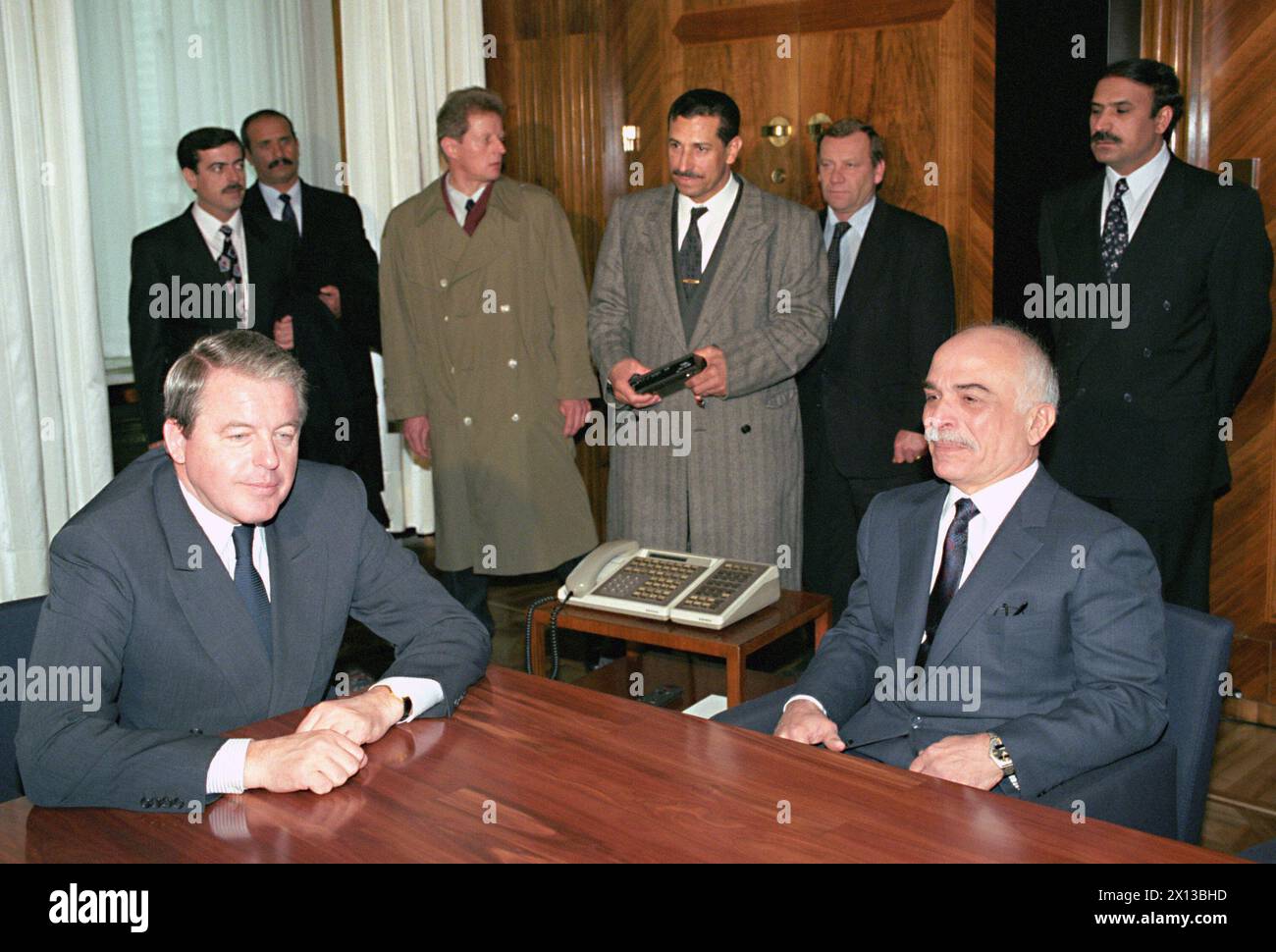 Vienna il 4 febbraio 1992: Incontro tra il Cancelliere federale austriaco Franz Vranitzky (l.) e il re Ussein di Giordania. Re Hussein prometteva di essere dopo un trattato di pace tra Giordania e Israele. - 19940204_PD0006 - Rechteinfo: Diritti gestiti (RM) Foto Stock