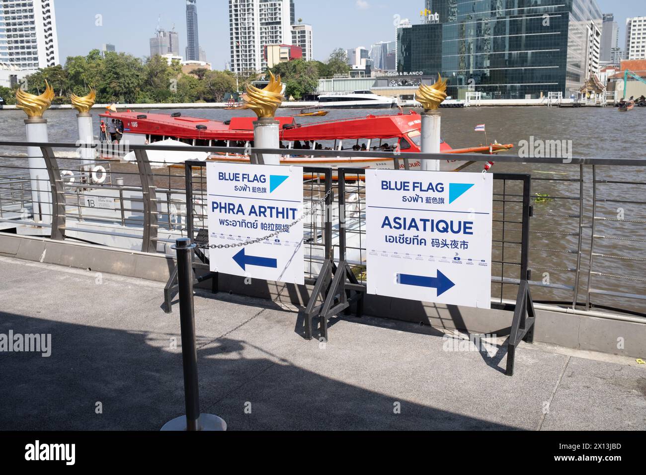 Servizio barca bandiera Blu, Siam Bangkok Thailandia Foto Stock