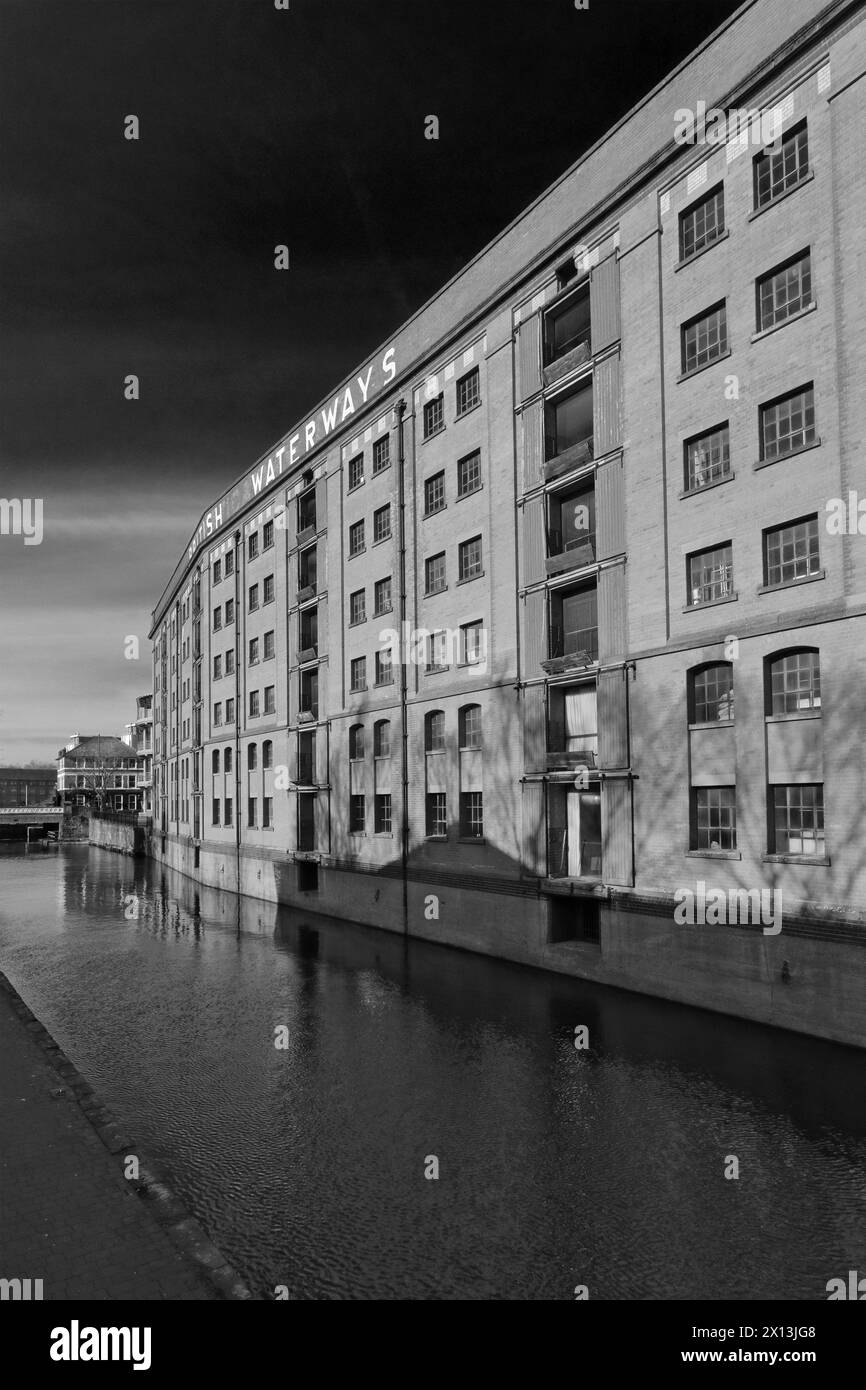 L'edificio dei corsi d'acqua britannici sul Canale di Nottingham e Beeston, Castle Wharf, zona Waterfront della città di Nottingham, Nottinghamshire, Inghilterra, Regno Unito Foto Stock