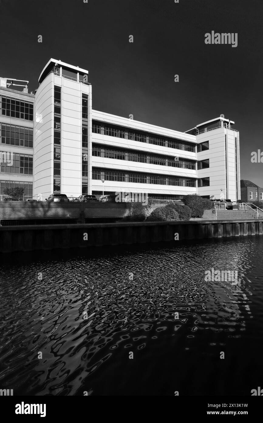 La New Castle House sul Canale di Nottingham e Beeston, Castle Wharf, la zona Waterfront della città di Nottingham, Nottinghamshire, Inghilterra, Regno Unito Foto Stock