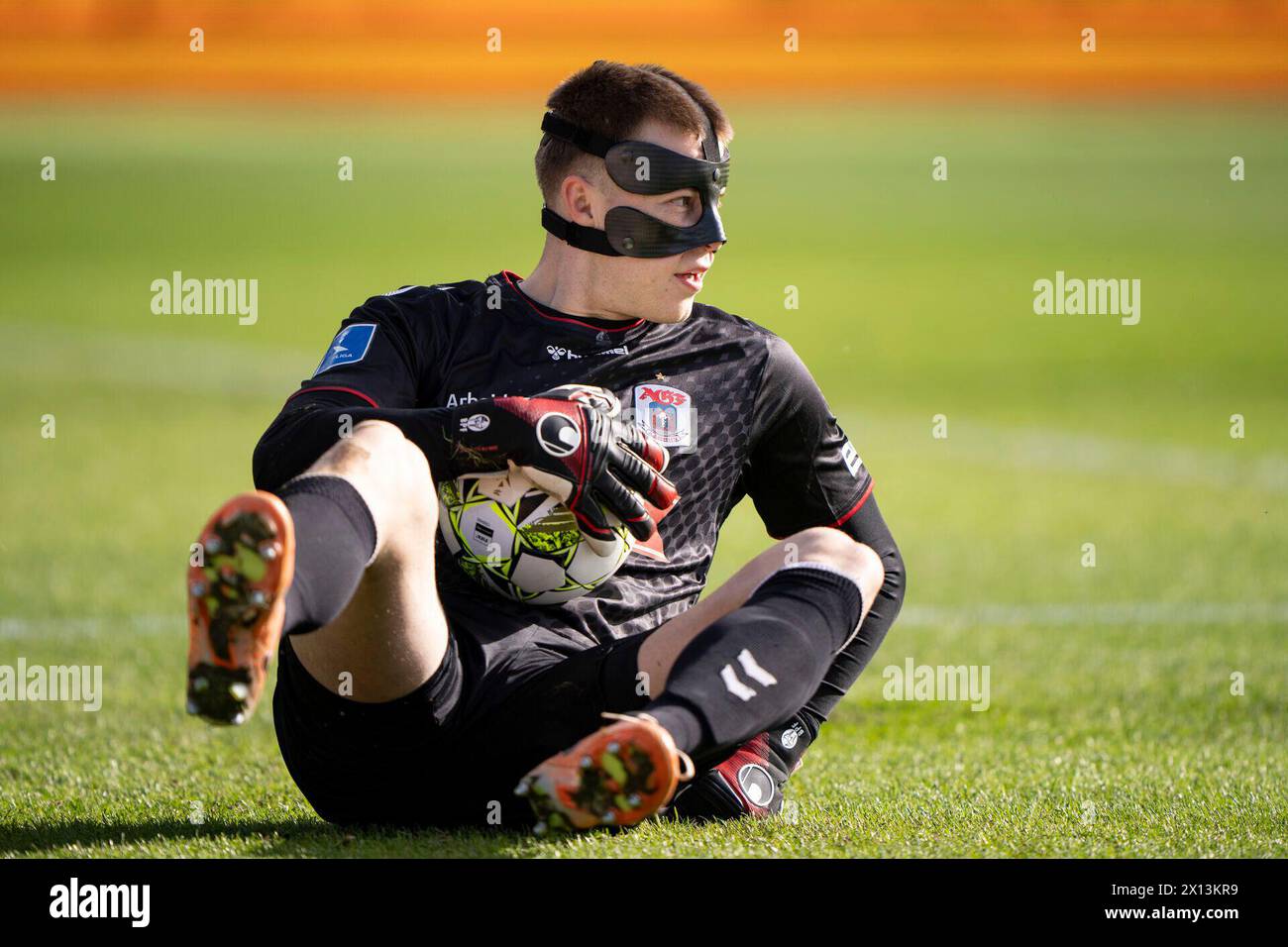 14 aprile 2024, Aarhus, Danimarca. Bailey Peacock-Farrell salva in rete l'AGF durante la partita di Superliga tra AGF e Brøndby IF al Ceres Park di Aarhus domenica 14 aprile 2024. (Foto: Bo Amstrup/Ritzau Scanpix) credito: Ritzau/Alamy Live News Foto Stock