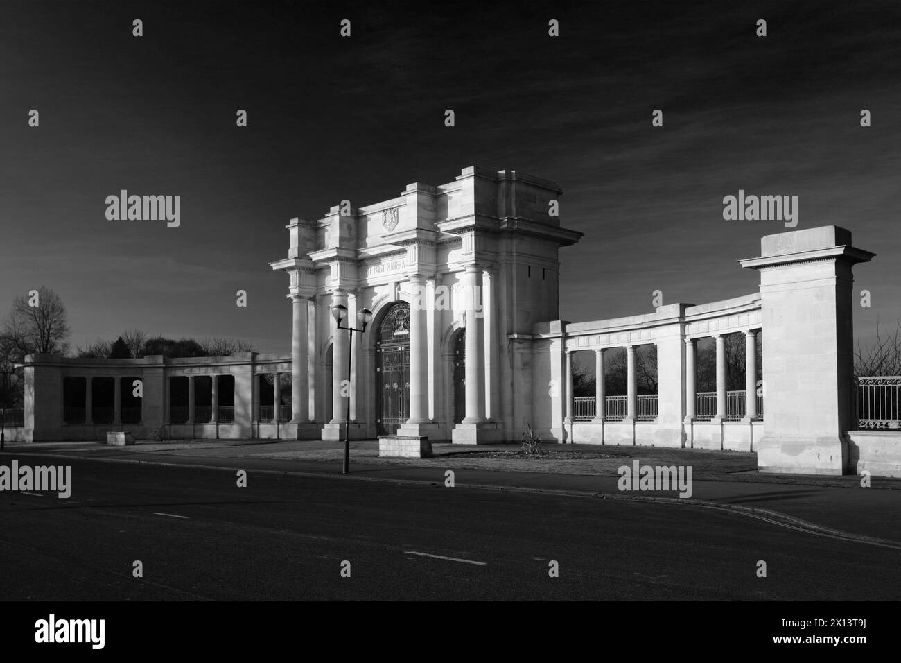 Il War Memorial sul Victoria Embankment, Nottingham, Nottinghamshire, Inghilterra, Regno Unito Foto Stock