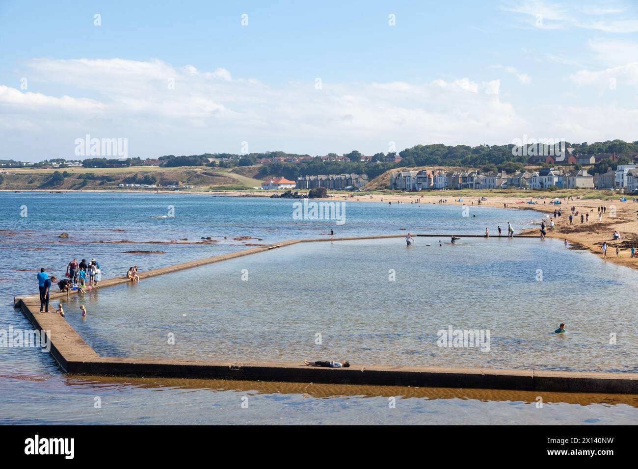 Piscina all'aperto con acqua di mare a North Berwick, East Lothian. Foto Stock