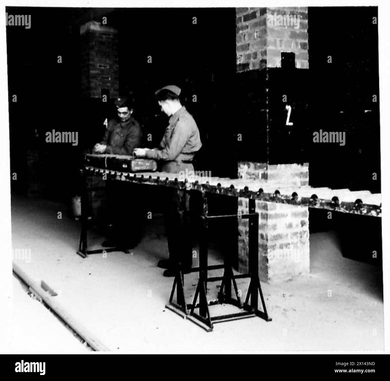 Il RAOC Depot di Nesscliffe dimostra la corretta configurazione di una pista per le operazioni e gli esercizi di addestramento dell'esercito britannico. Foto Stock