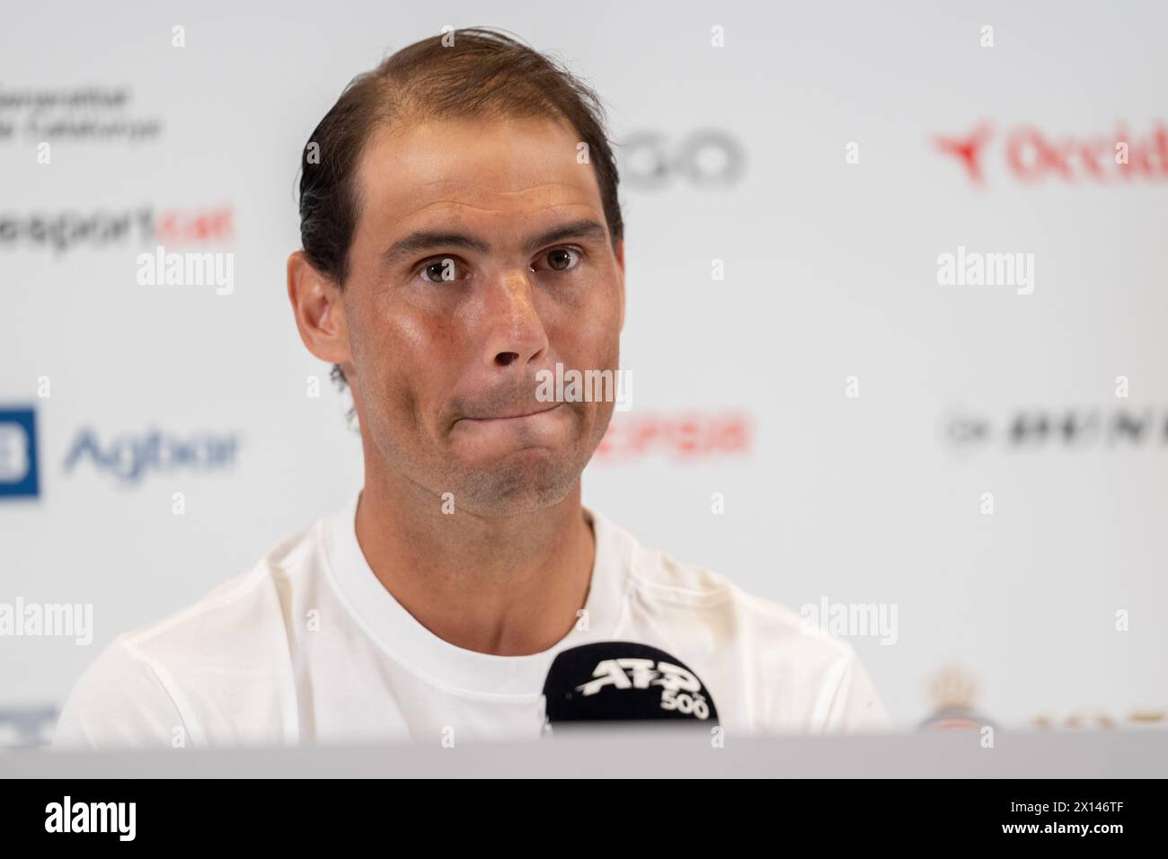 Barcellona, Spagna. 15 aprile 2024. Rafa Nadal tiene una conferenza stampa per spiegare i suoi sentimenti su quello che sarà il suo ultimo torneo God-ATP 500. Rafa Nadal ofrece una rueda de prensa para explicar sus sensaciones en lo que ser‡ su œltimo torneo de God- ATP 500. Nella foto: rafa nadal News Sports - Barcellona, Spagna lunedì 15 aprile 2024 (foto di Eric Renom/LaPresse) credito: LaPresse/Alamy Live News Foto Stock