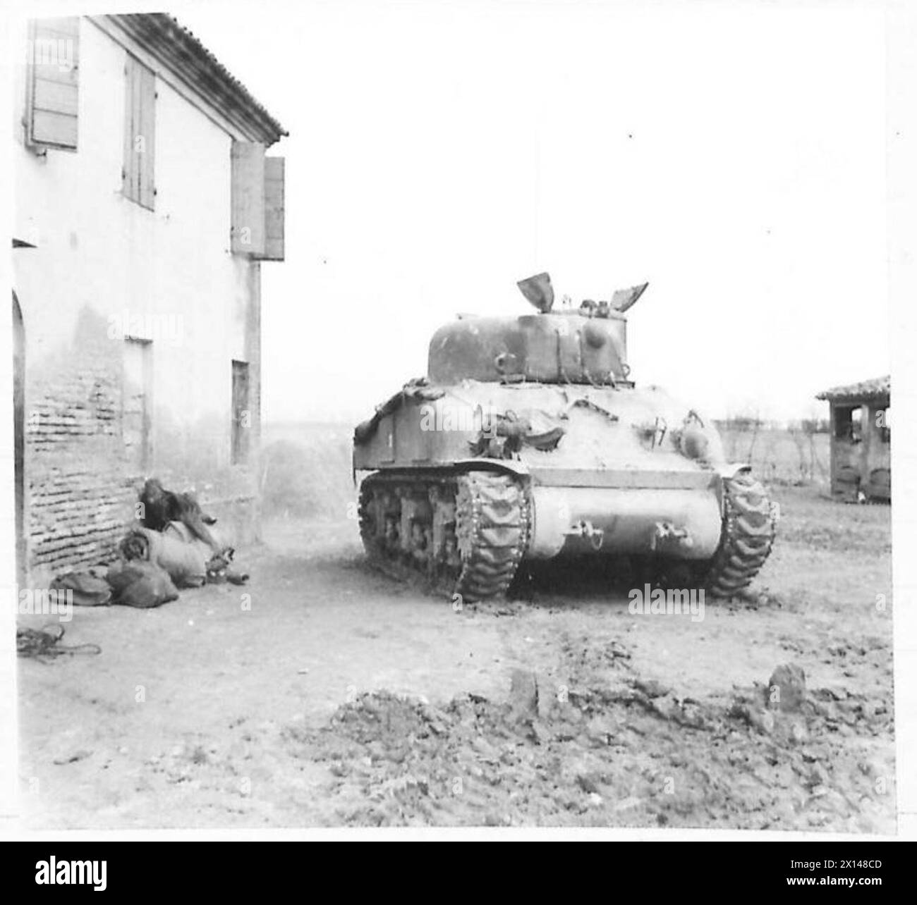 OTTAVA ARMATA : VARI carri Sherman della sezione Recce del North Irish ...