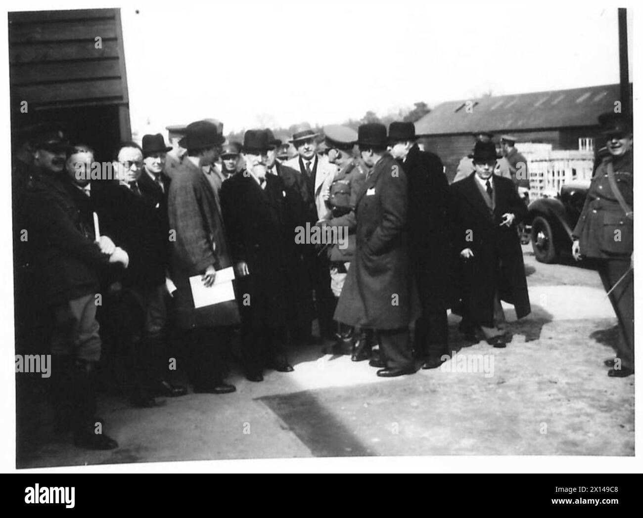 I proprietari di giornali francesi visitarono il Royal Army Medical Corps (R.A.M.C.) ad Aldershot per osservare le strutture e le operazioni mediche dell'esercito britannico. Foto Stock