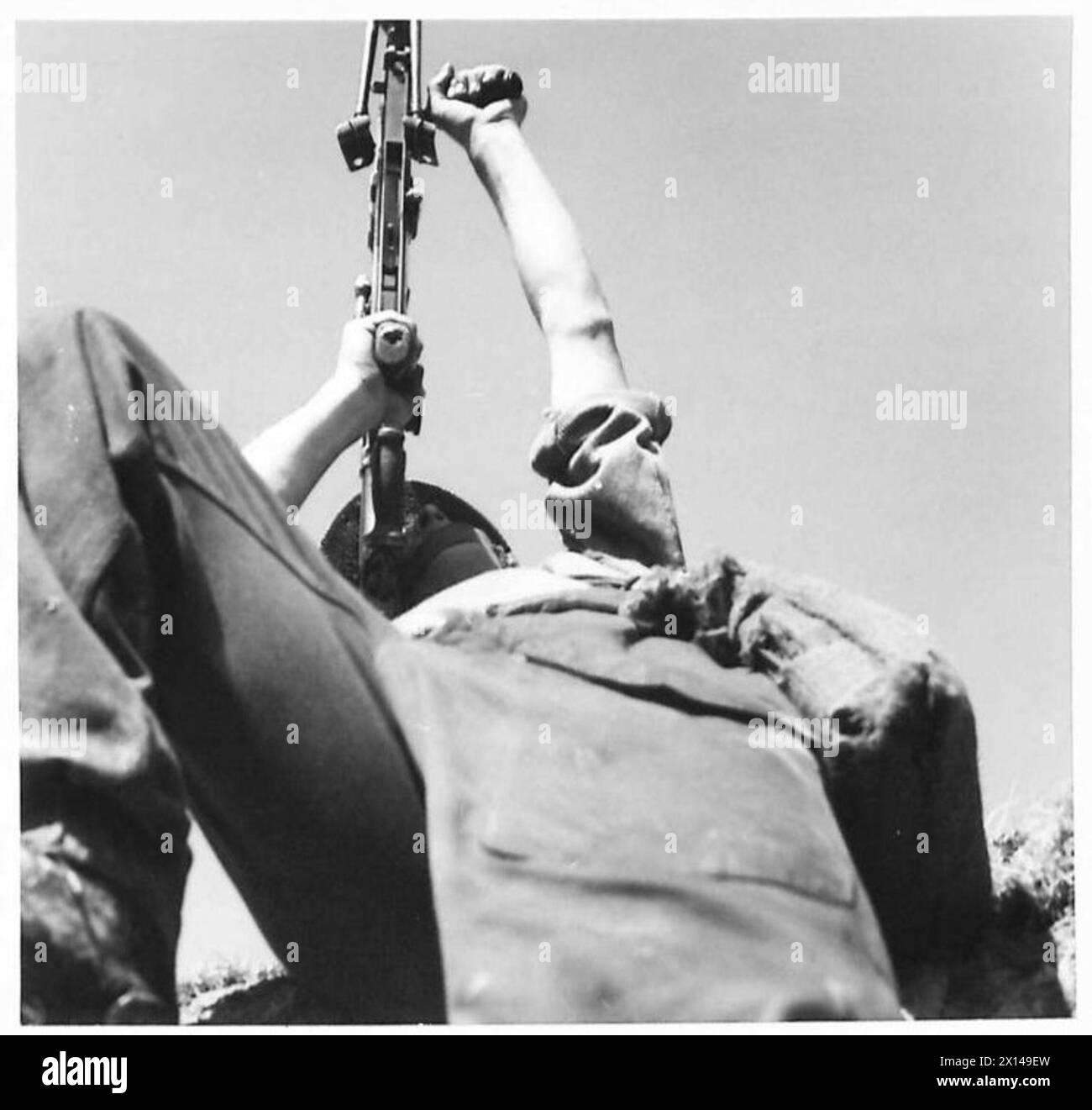 Il soldato S. Smith serve come mitragliatore Bren con il West Yorkshire Regiment, British Army. Foto Stock